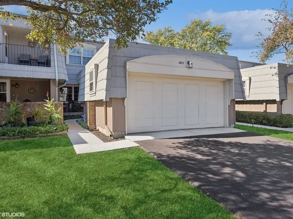 680 Versailles Cir Unit D, Elk Grove Village, IL 60007