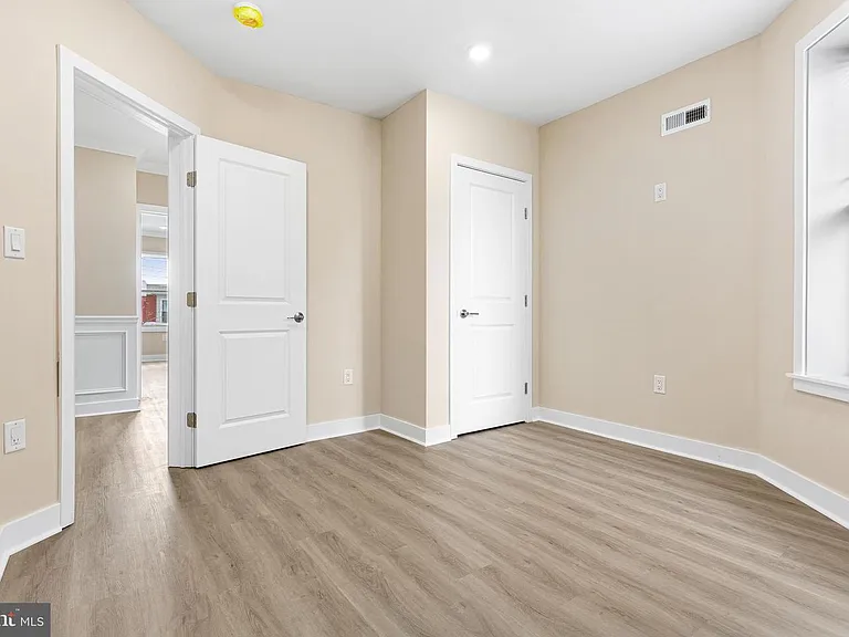 806 S 56th St — Photo 10
