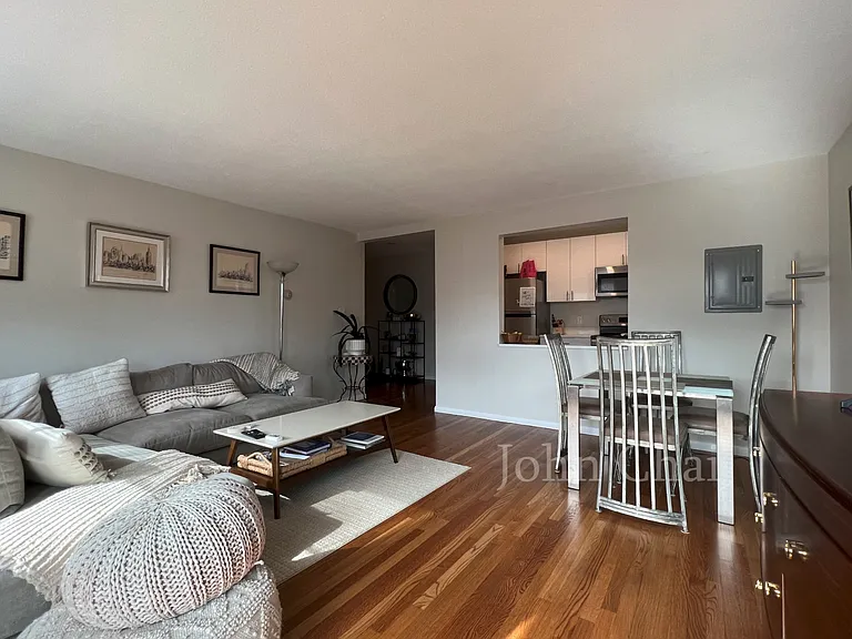 95 Sutherland Rd #2D — Photo 9