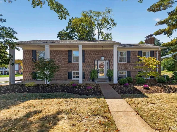 1704 Black Twig Ln, Saint Louis, MO 63122