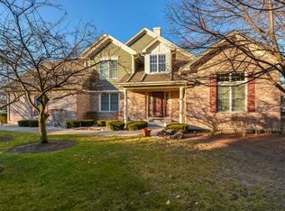 102 Wysteria Dr, Olympia Fields, IL 60461