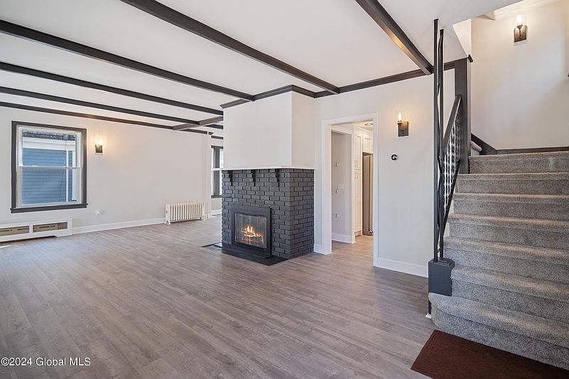 4th image of 1172 Glenwood Boulevard