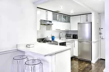 Rented by R New York