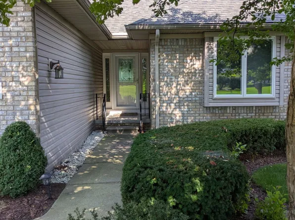 410 Oak Arbor Dr #1, Rochester, MI 48306