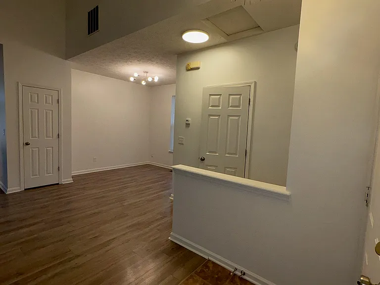 2424 N New Jersey St — Photo 4