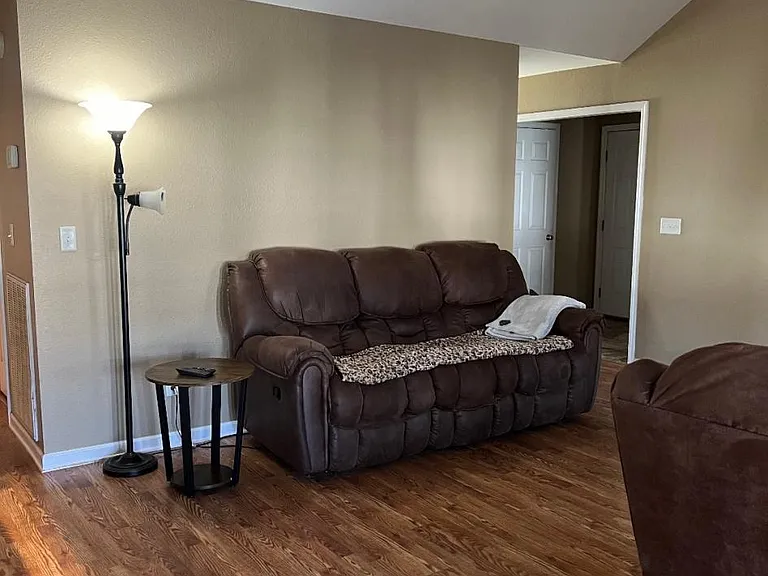 405 Century Dr — Photo 7