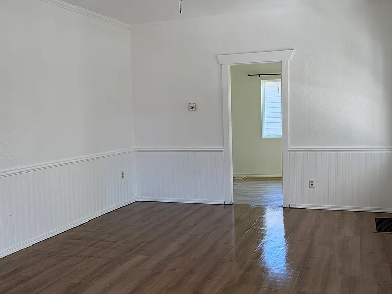 801 S 10th Ave — Photo 3