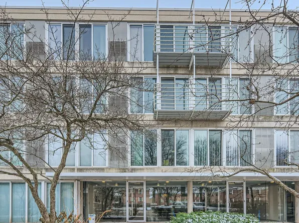2555 Gross Point Rd APT 300, Evanston, IL 60201