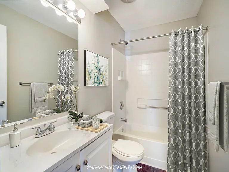 Southland Greens Apartments — Photo 10