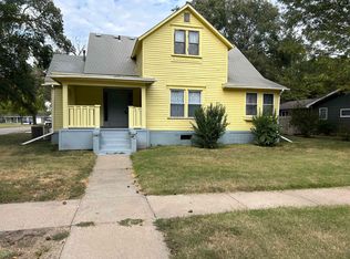 124 W Ruth St, Moundridge, KS 67107