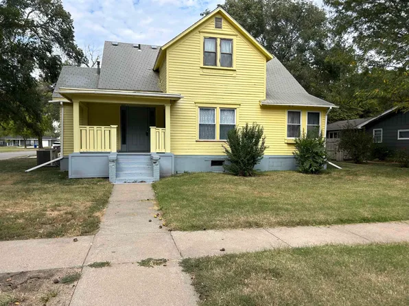 124 W Ruth St, Moundridge, KS 67107
