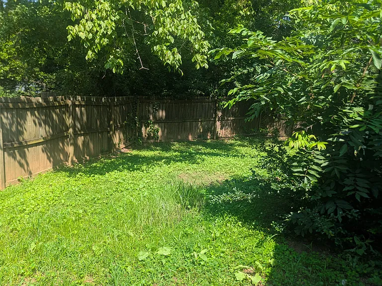 142 Fairview St — Photo 12