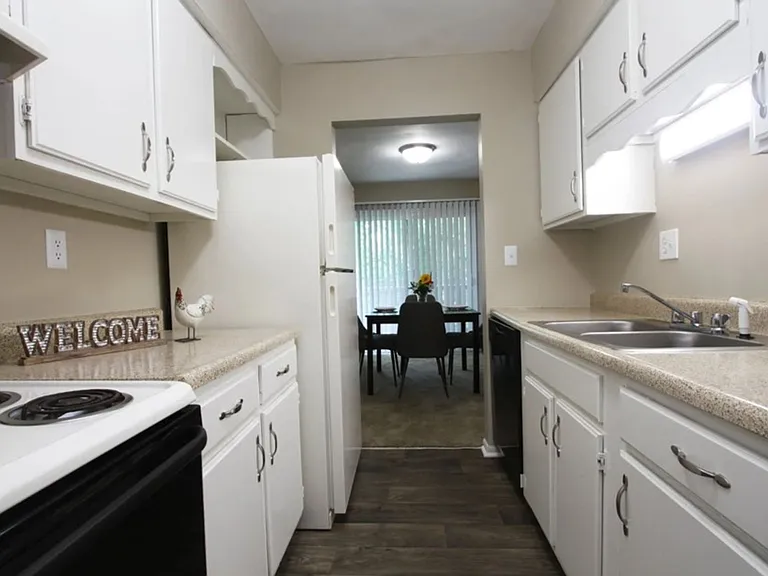Villages on Madison Apartments — Photo 6