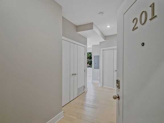 5th image of 1638 K St NE APT 1