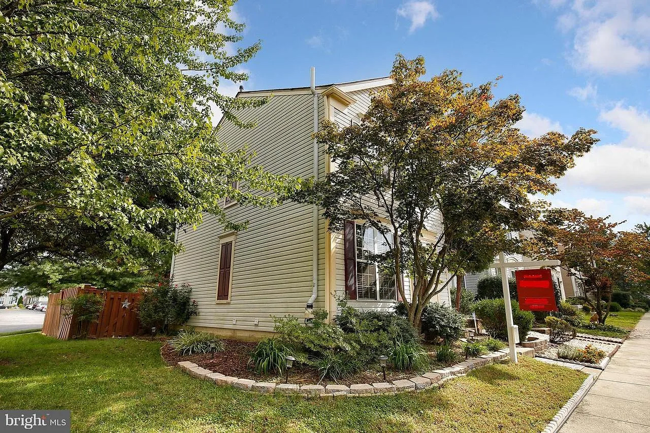 6563 Old Carriage Dr — Photo 3