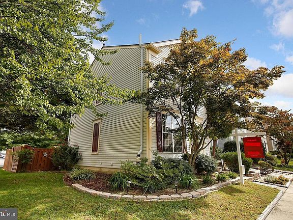 3rd image of 6563 Old Carriage Dr
