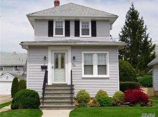 15 E Chester St, Valley Stream, NY 11580