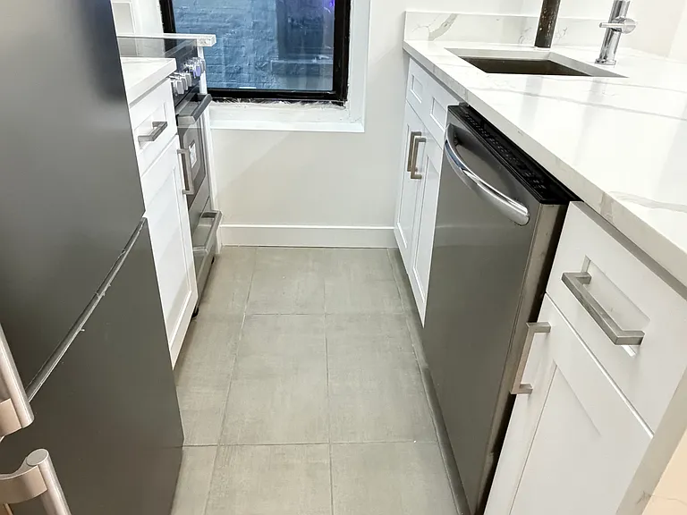 158 W 84th St #3C — Photo 5