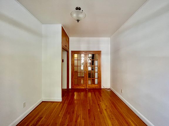4th image of 22 Saint Marks Pl APT 1
