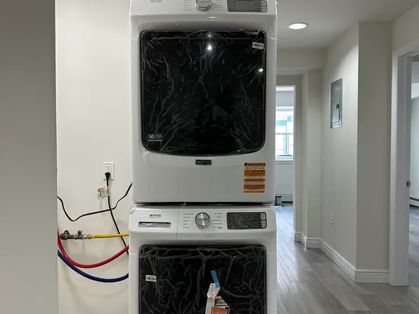 20-21 35th Street image 11 of 12