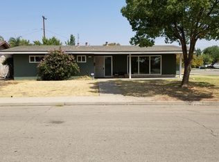 2102 4th St, Sanger, CA 93657