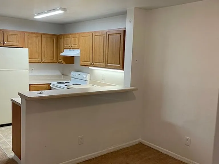 6052 Westgate Dr #102 — Photo 7