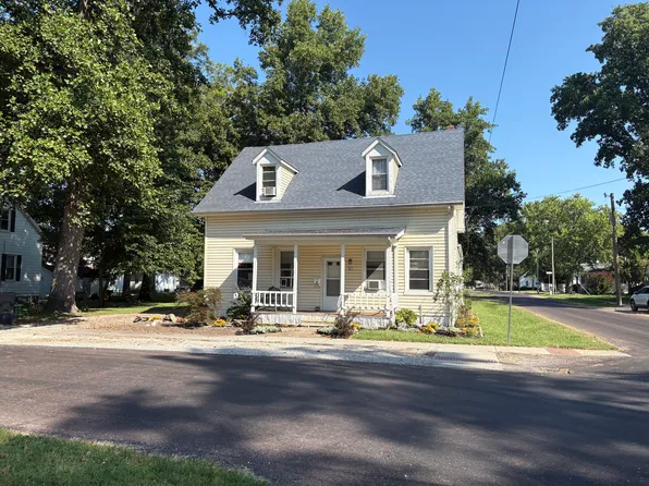 523 E Church St #2, Mascoutah, IL 62258
