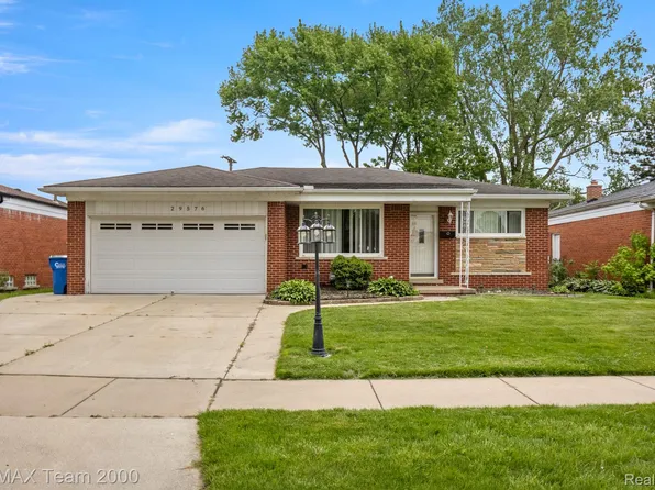 29576 Dover Ave, Warren, MI 48088