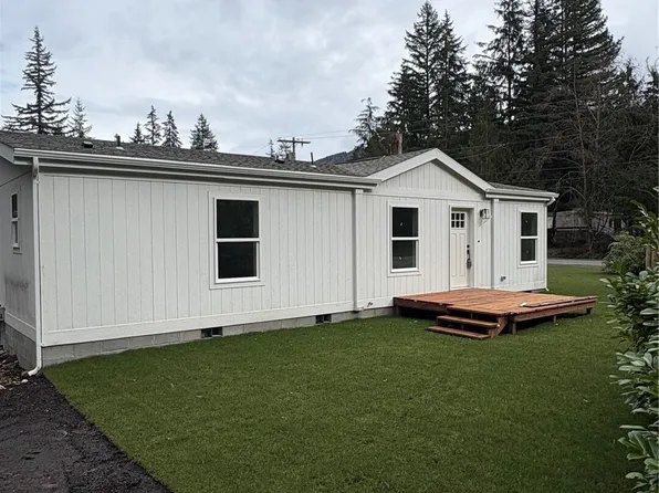 6184 Azure Way, Maple Falls, WA 98266