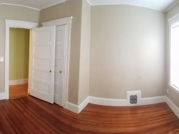 218 Brown St, Waltham, MA 02453