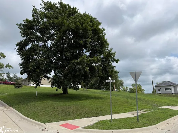 306 14th St, Corning, IA 50841