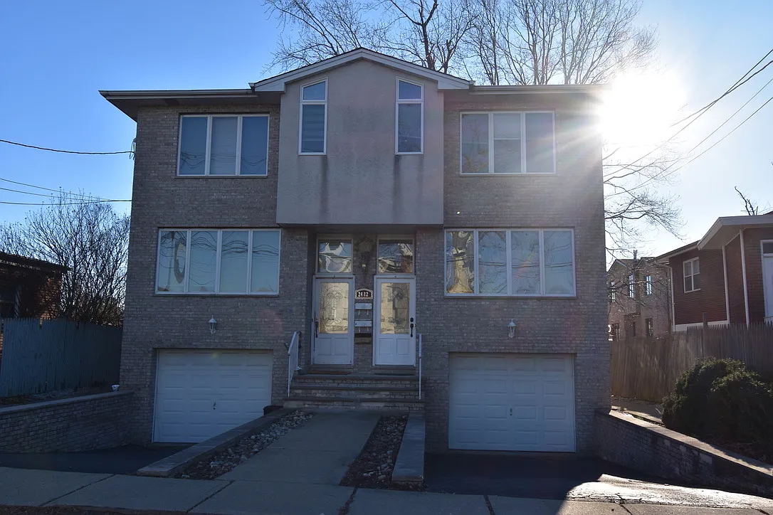 3 bed, 3.5 bath, $4,750 — Photo 1