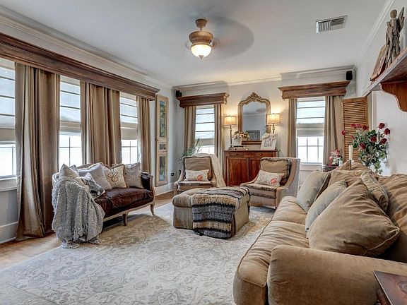 5th image of 221 Pollard Ave