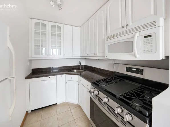 301 West 110th Street 10D image 2 of 8