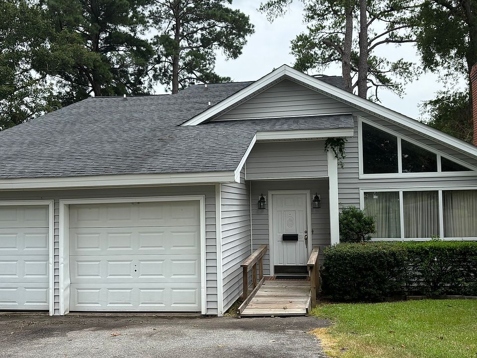 1st image of 207A Lakeshore Cir