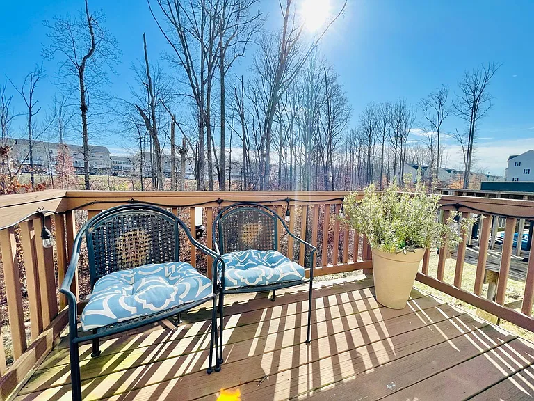 127 Streamview Dr — Photo 24