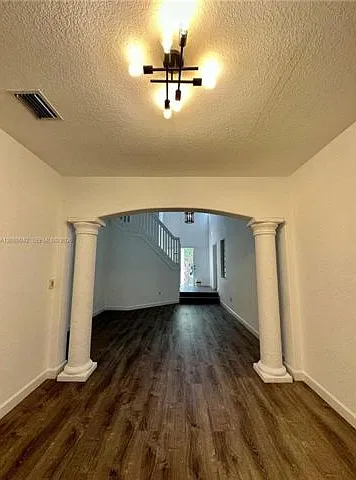 3835 SW 169th Ter — Photo 4