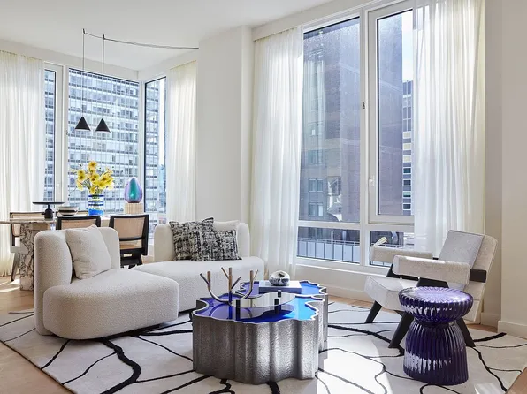 135 E 47th St #21D, New York, NY 10017