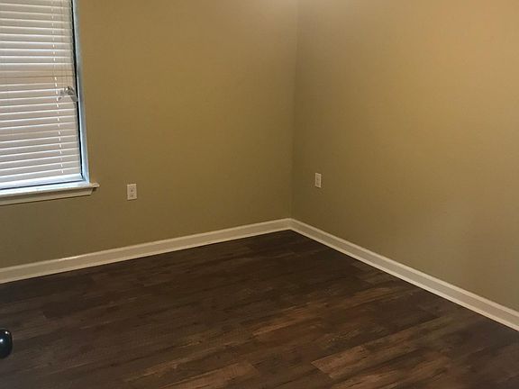 5th image of 3005 Mary Dr
