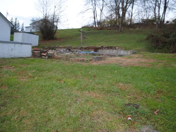 181 S Beverly Pike, Belington, WV 26250