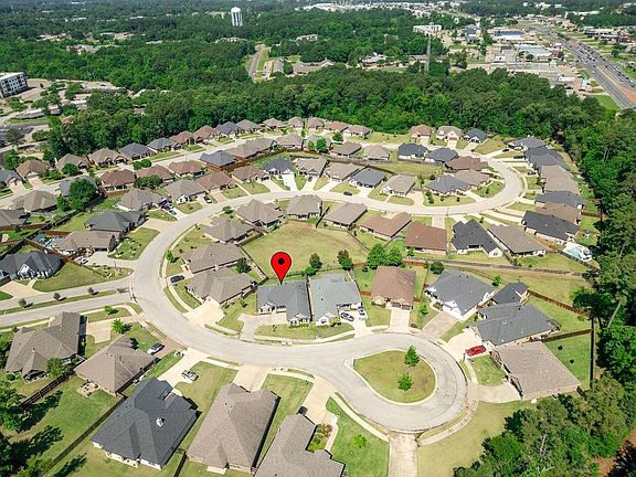 4th image of 3403 Celebration Way