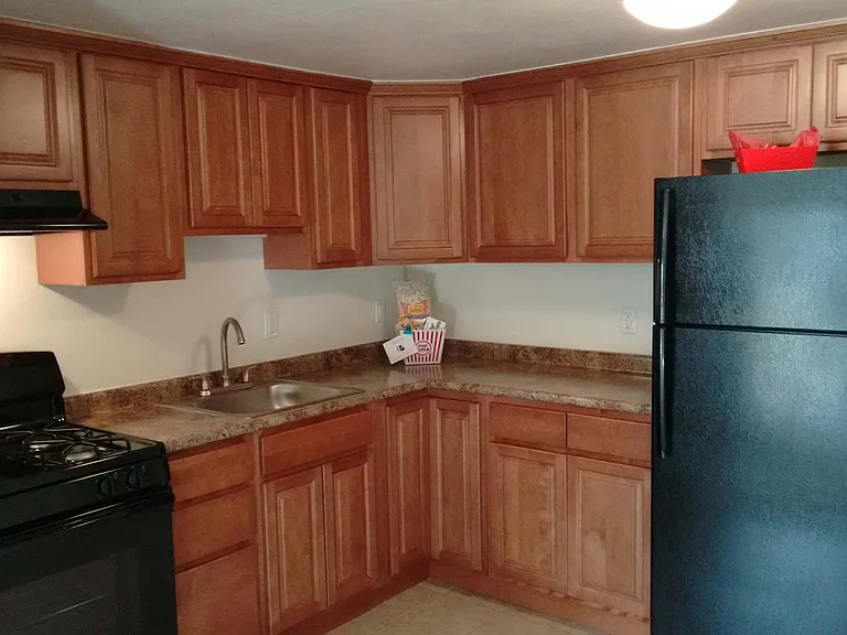Bayside Country Club Apartments — Photo 23