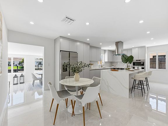 5th image of 2280 SE 10th Court