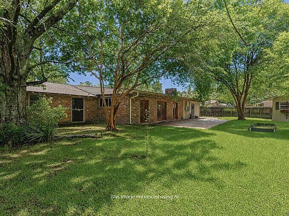 4th image of 455 E River Oaks Dr