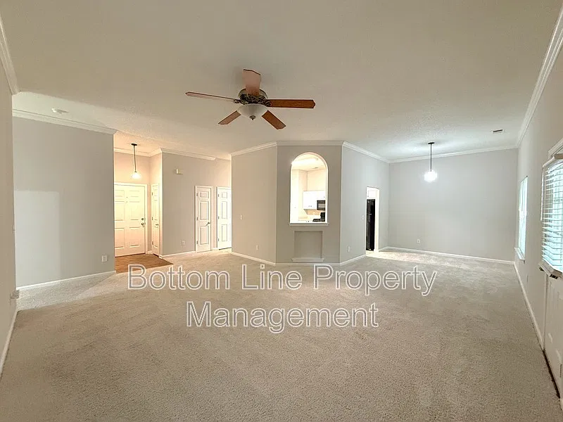3 bed, 2.0 bath, 1559 sqft, $1,995 — Photo 4