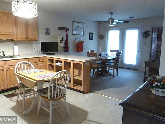 4th image of 210 S Fork Dr