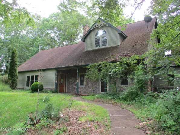 13 Walnut Ln, Millville, PA 17846