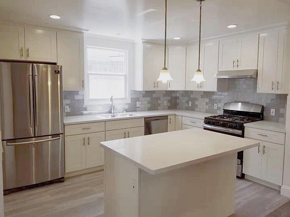 2nd image of 1112 Nimitz Dr #1