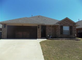 3400 Arcadia Dr, Yukon, OK 73099
