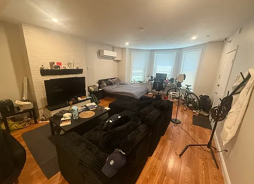 287 Beacon St Photo 1